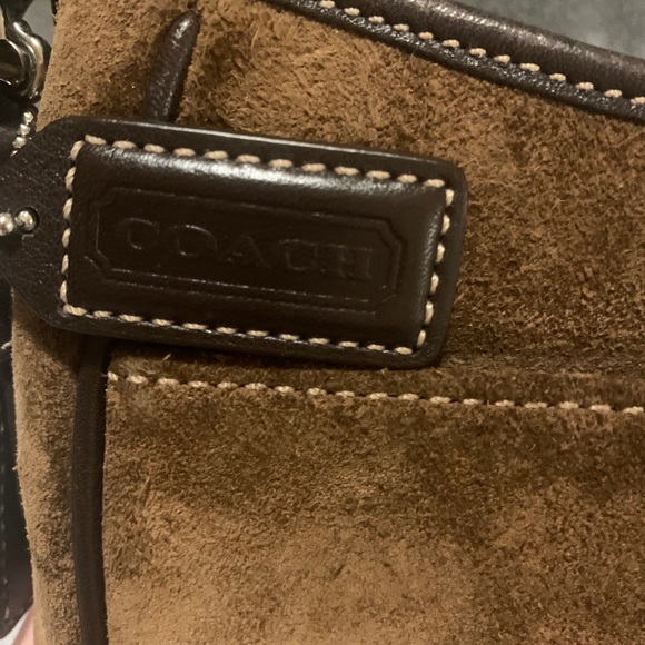 Coach Hampton brown leather and suede baguette bag - Picture 5 of 14